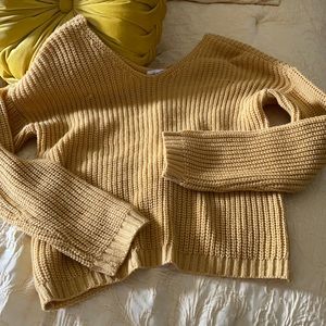 Back tie knit sweater